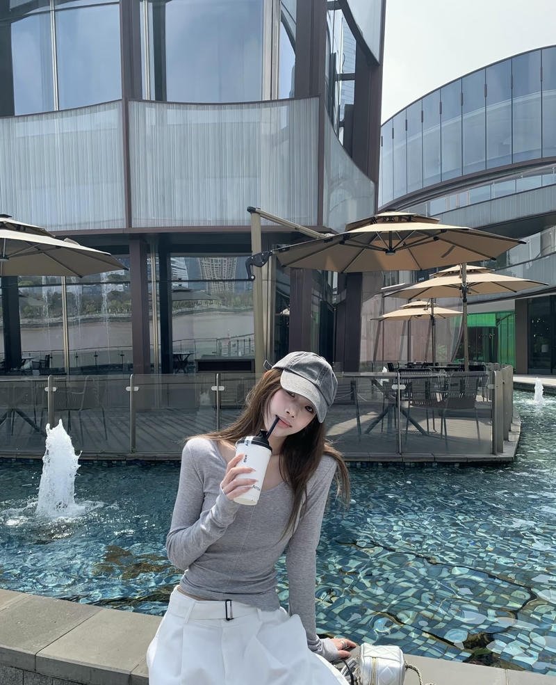 Soft light new dp for girls gentle mood