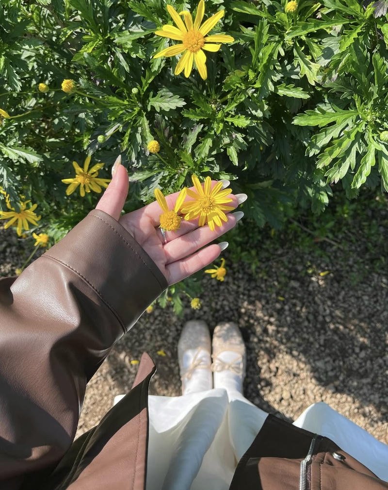 Soft pastel dp pics for girls dreamy aesthetic look