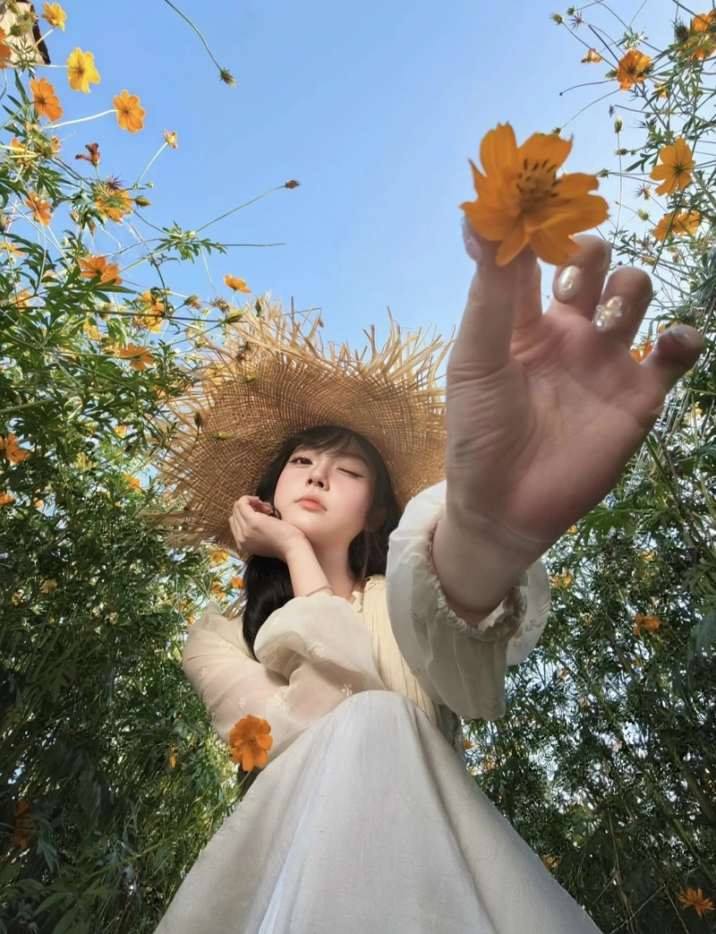 Soft pastel girls images for dp dreamy aesthetic look