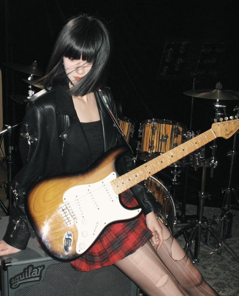 Soft shadow girl with guitar dp artistic calm tone