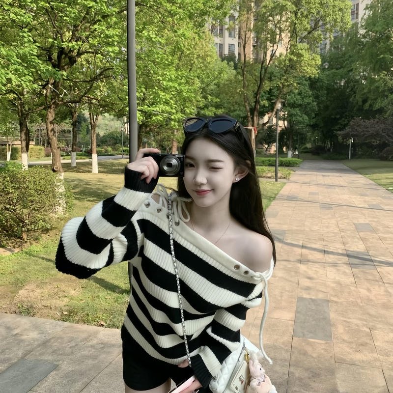 Stormy mood instagram girls dp dark emotional aesthetic vibe