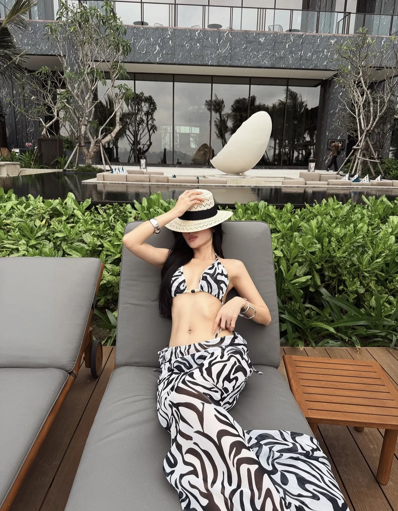 Street fashion girl hot dp cool hot attitude vibe