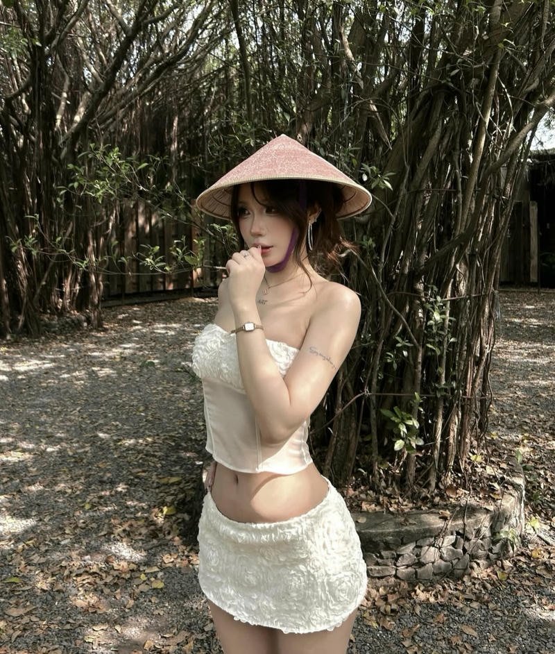 Street style dp pics for girls bold fashion vibe