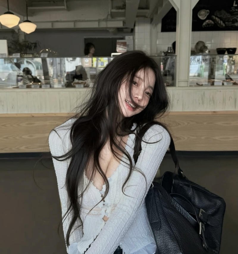 Street style stylish dp for girls bold attitude