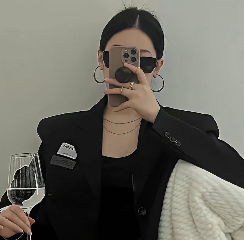 Stylish cool dp for girls dark aesthetic edgy vibe