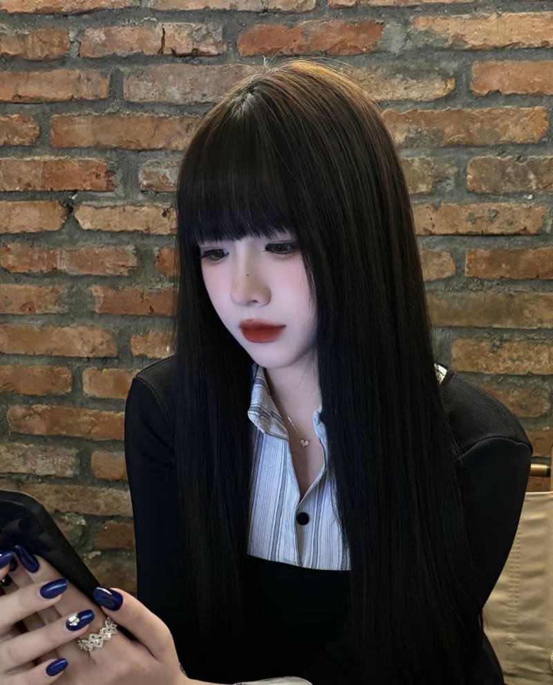 Stylish new dp for girls modern fashion vibe