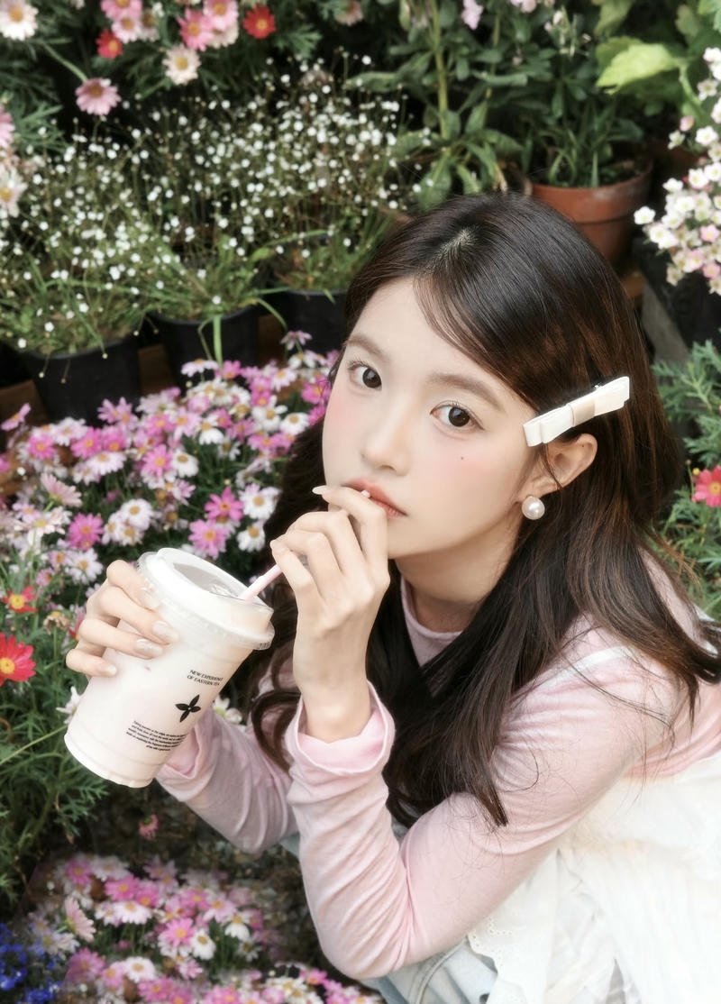 Sweet girl for dp pic innocent charming smile