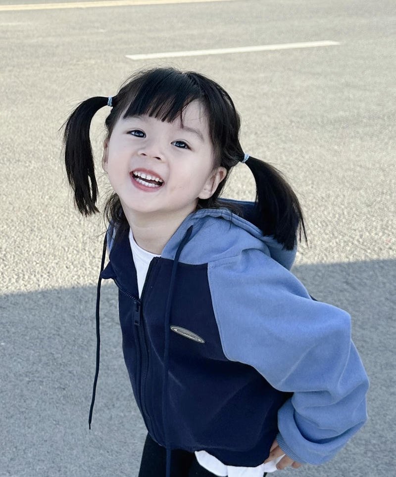 Tiny angel cute baby girl pic dp pure soft look