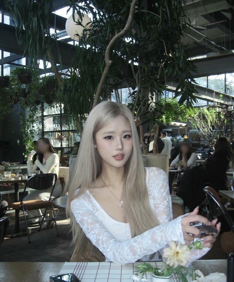 Urban girl for dp pic city lights background