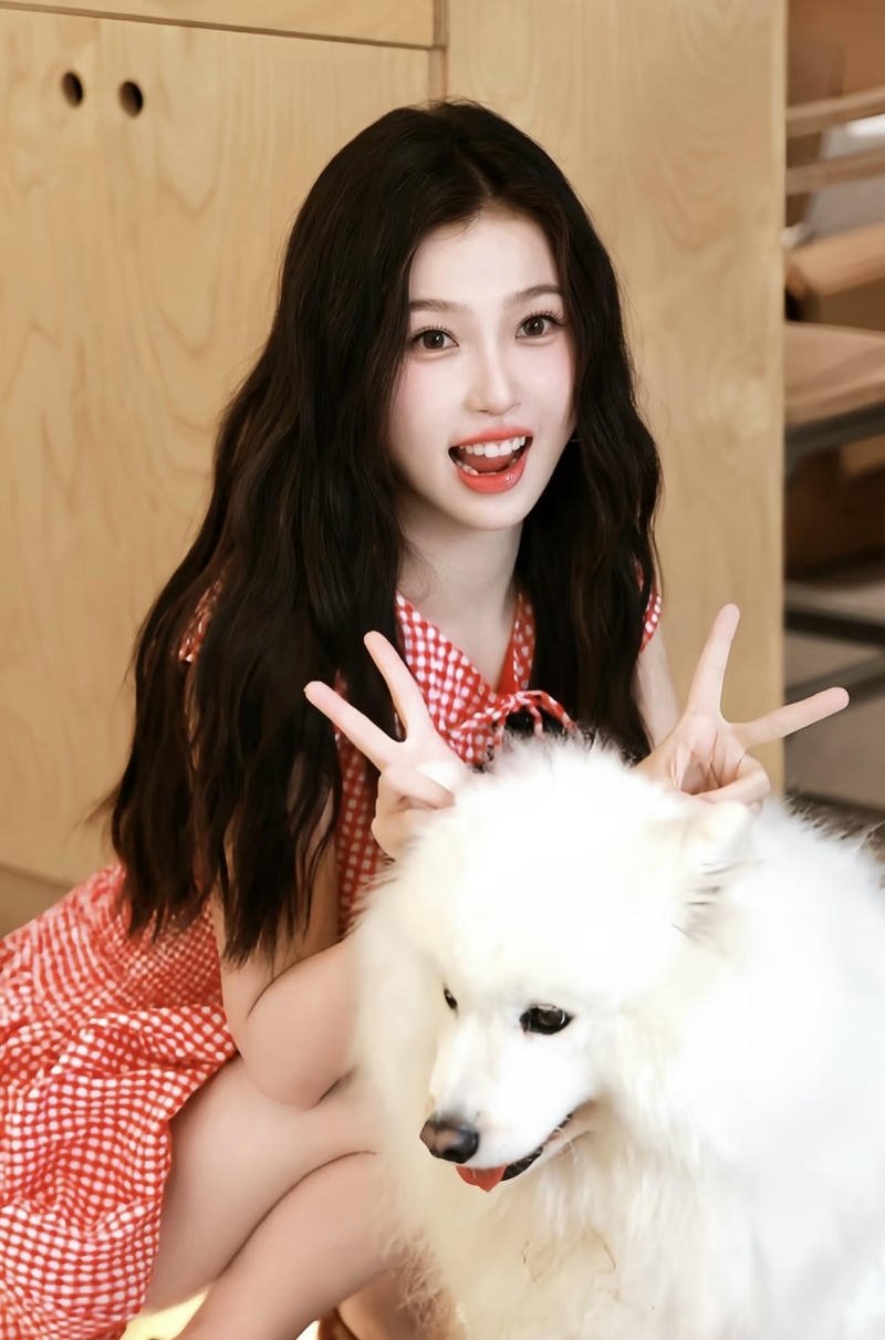 Urban style crisp image girls dp hd cool vibe