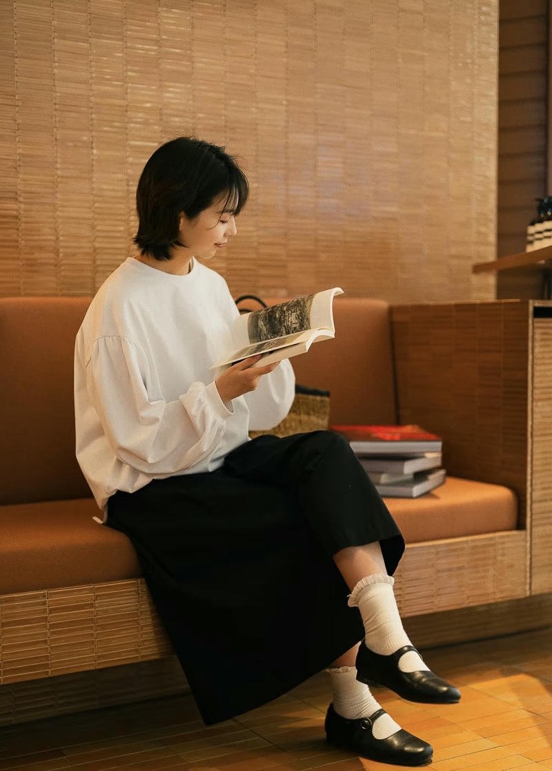 Vintage girl for dp pic nostalgic warm tone