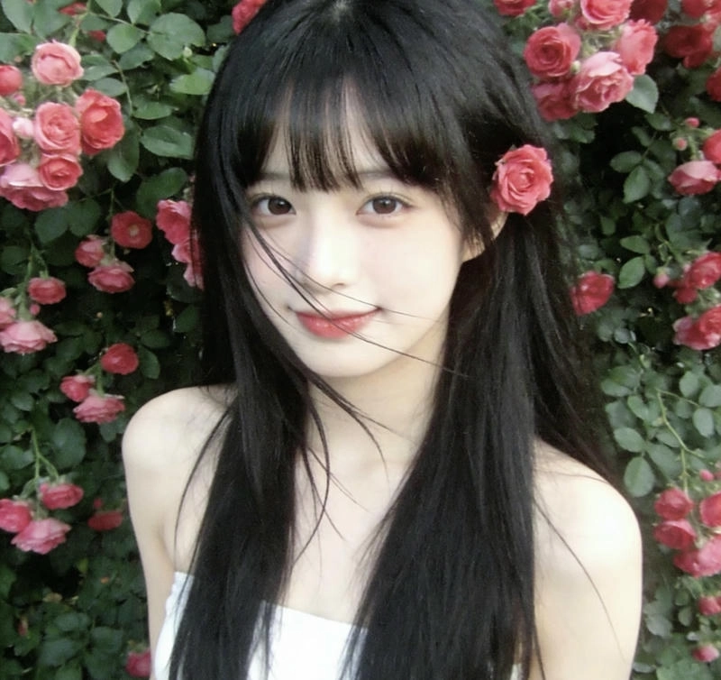 Vintage girl whatsapp dp image nostalgic warm tone