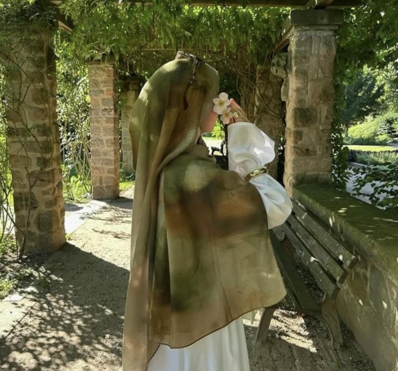 Vintage muslim girls WhatsApp dp classic vibe