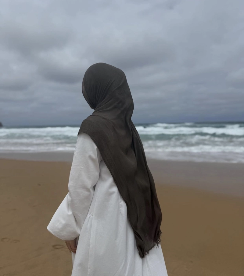 Warm smile dp for islamic girl kind soft vibe