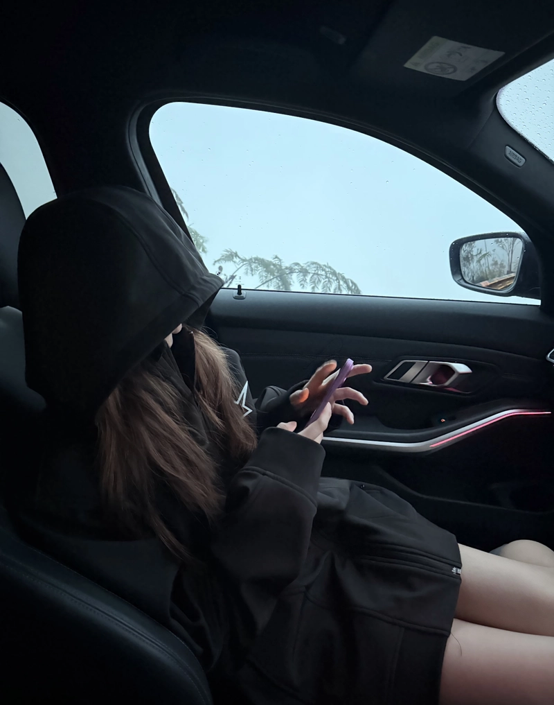 Window light glow alone girl images for whatsapp dp