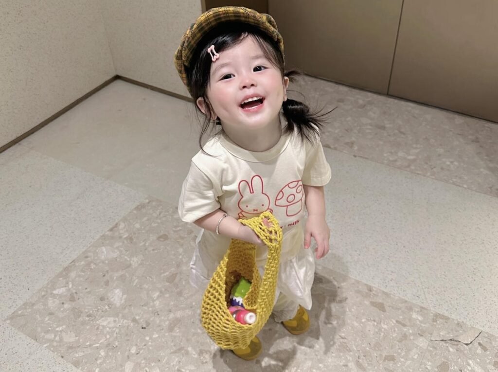 girl baby dp thumbnail