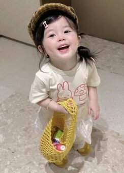 285+ girl baby DP collection cute smiling & happy baby images - Featured post in Girls