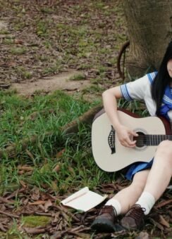 238+ cute girl with guitar DP for WhatsApp & Instagram - Featured post in Girls