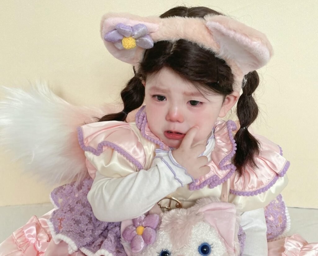 sad baby girl dp thumbnail