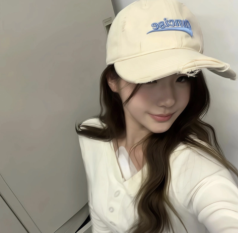 Chic outfit cap stylish cap girl dp classy street look