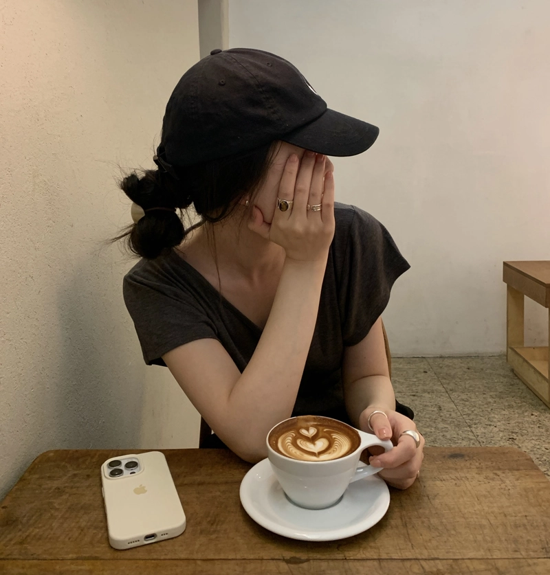 Cool dark alone whatsapp dp girl aesthetic sad vibe