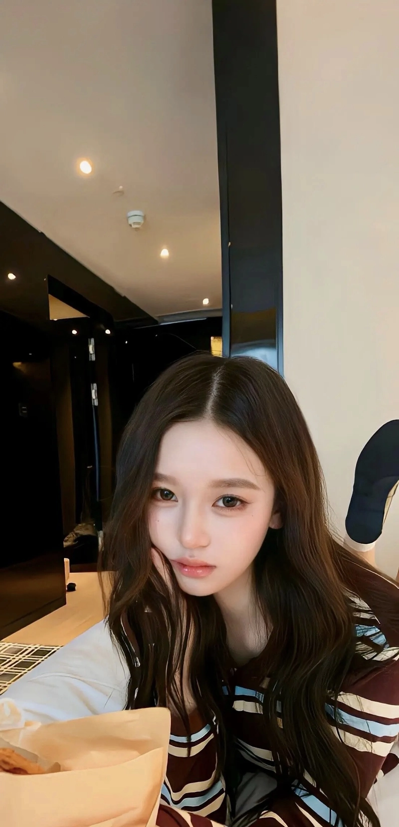 Cool selfie girls dp wallpaper modern pose aesthetic