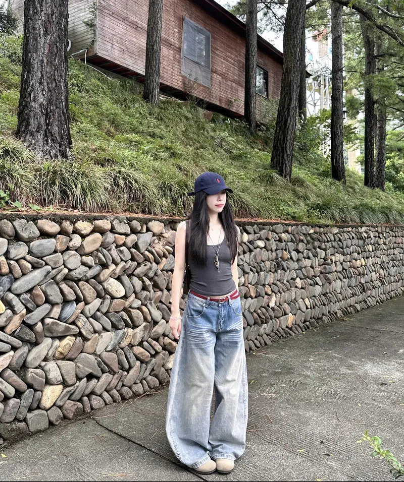 Cool street vibe jeans top stylish girl dp urban fashion feel