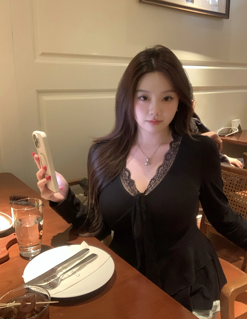 Cute chubby style fat girl dp soft sweet aesthetic