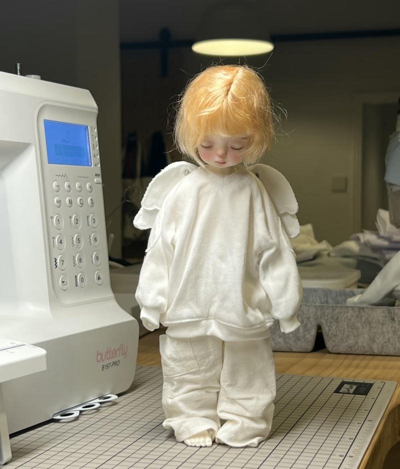 Cute plush style girls doll dp soft cozy vibe