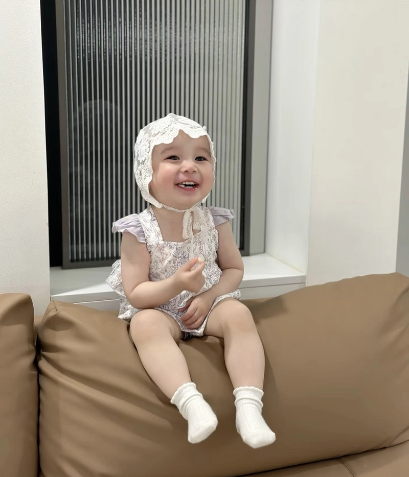 Cute trendy outfit with adorable chic baby look stylish baby girl dp