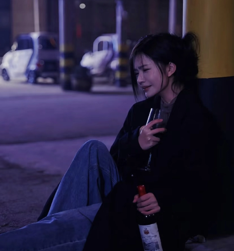 Dark emotional tone with soft sorrow mood off dp girl pic