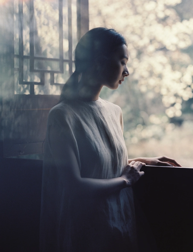 Dark room vibe silent girl dp deep silence feel