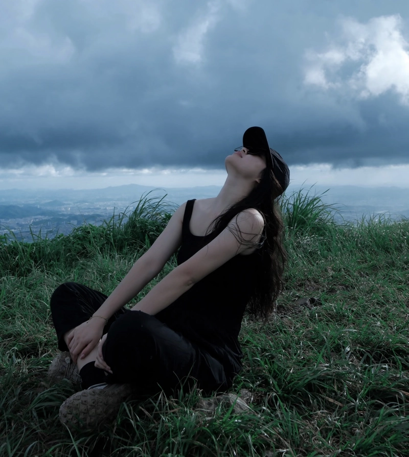 Deep silence alone whatsapp dp girl calm dark vibe