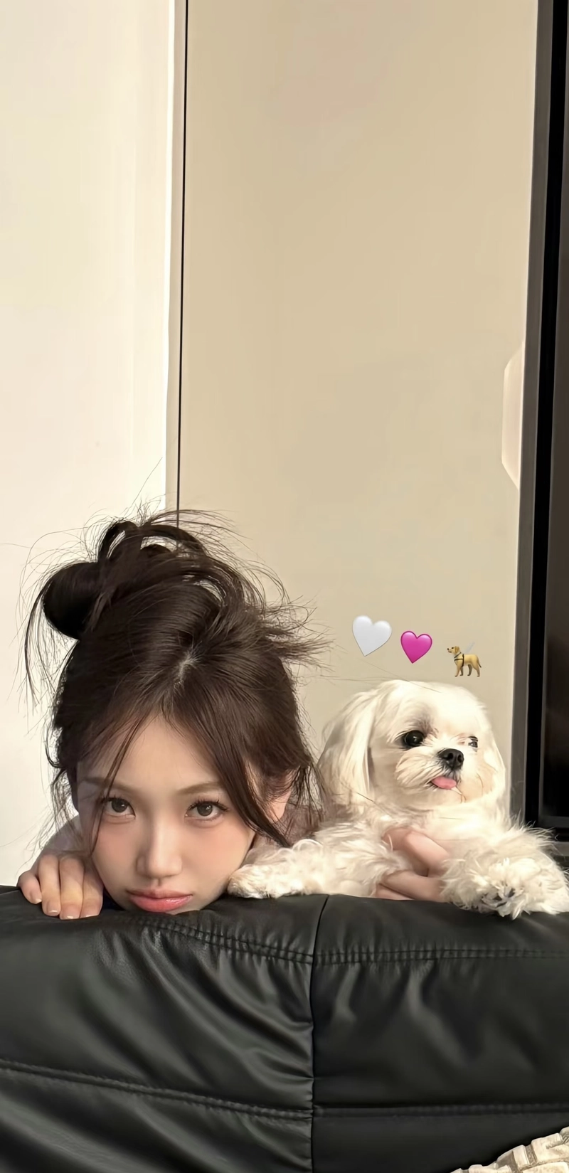 Dreamy aesthetic girls dp wallpaper soft blur vibe