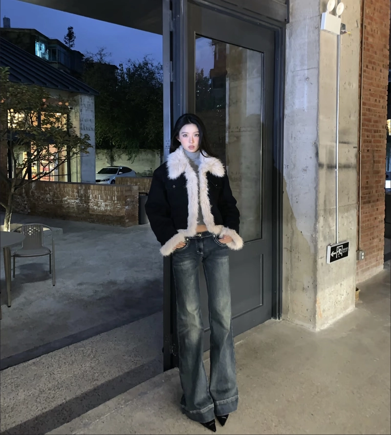 Everyday outfit vibe jeans top stylish girl dp natural look