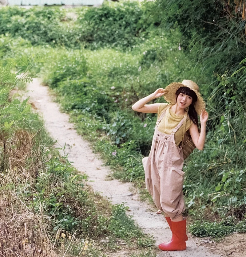 Gentle smile aesthetic with calm tone village girls dp