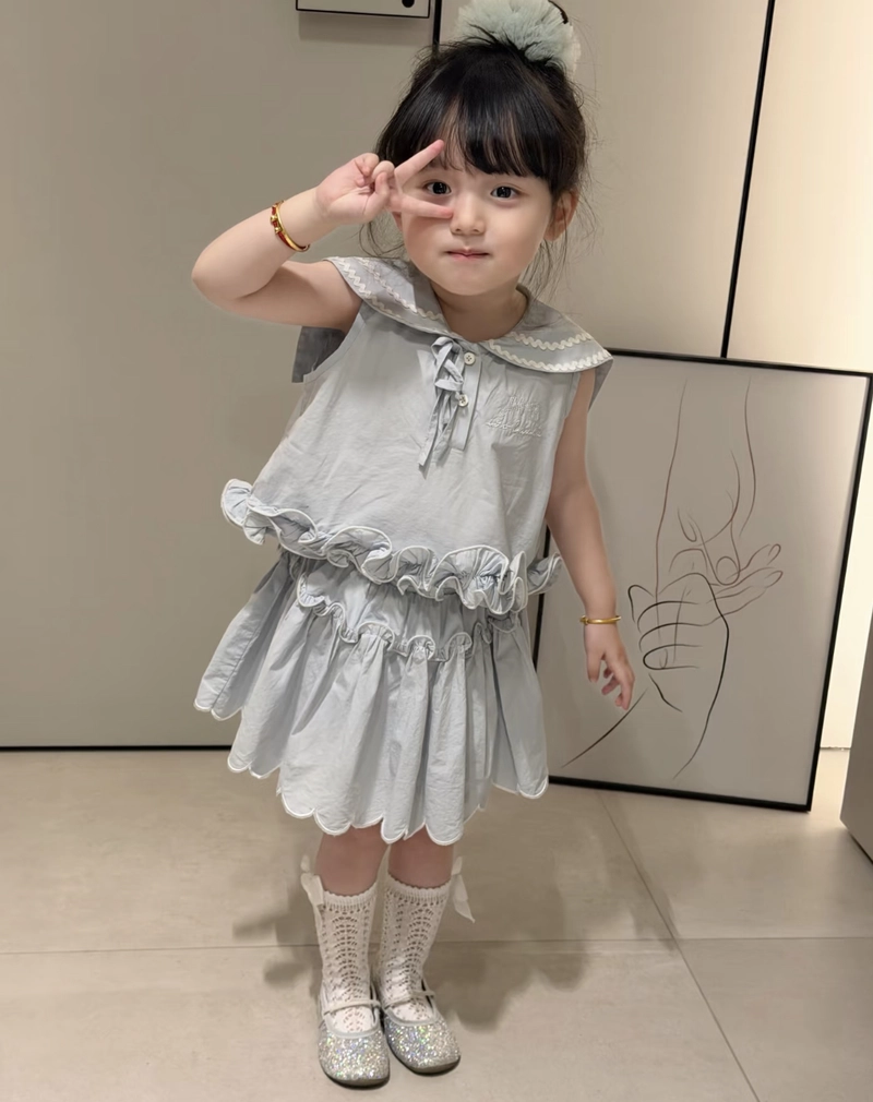 Glossy glow cuteness stylish baby girl dp smooth baby look