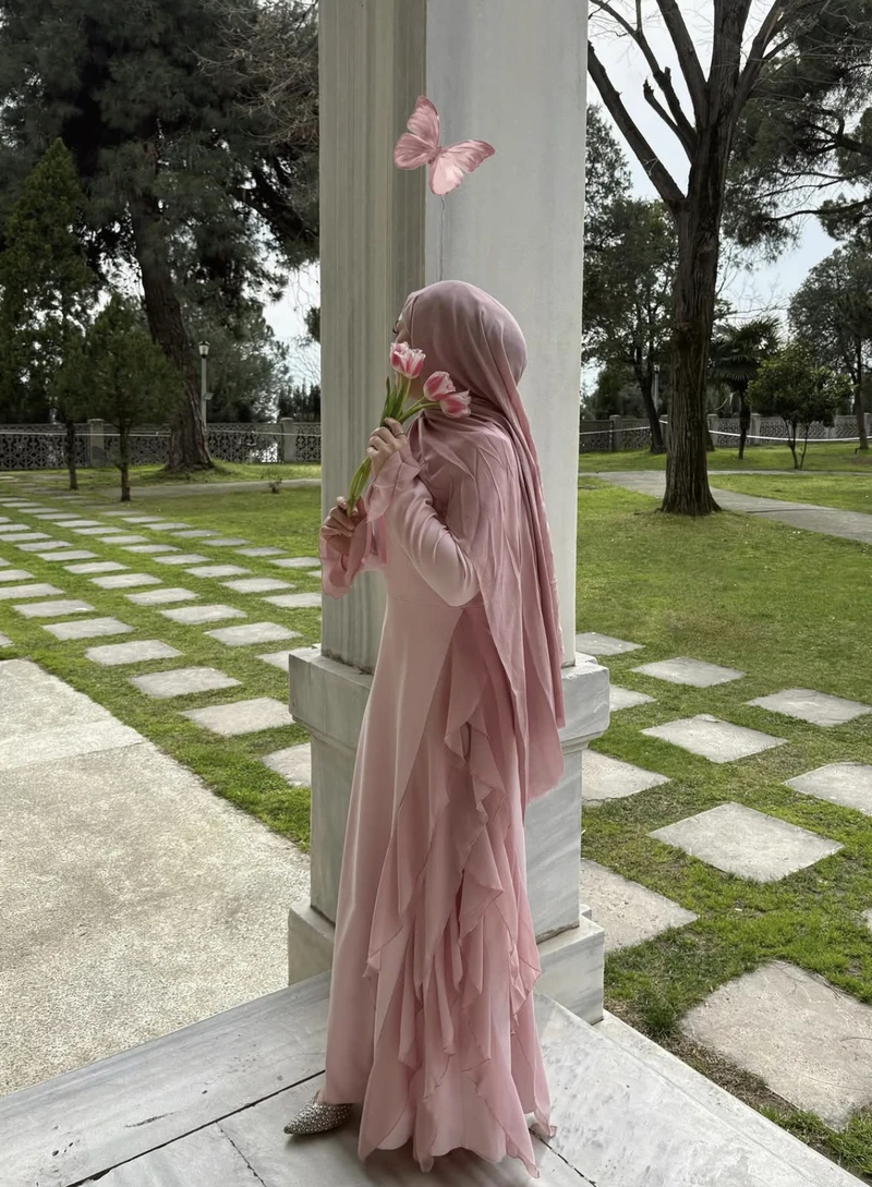 Graceful beauty islamic girl dp for whatsapp calm elegant mood