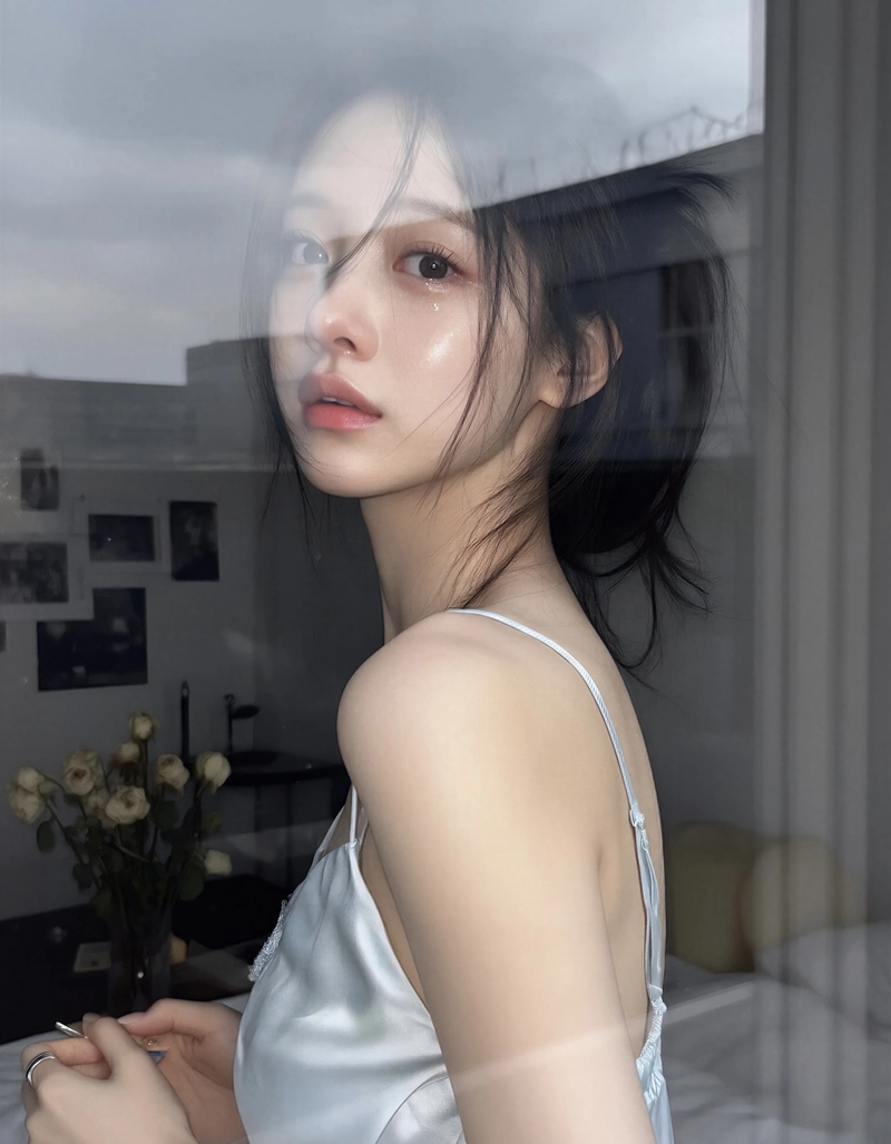 Lost thoughts mood off dp girl pic with calm lonely tone