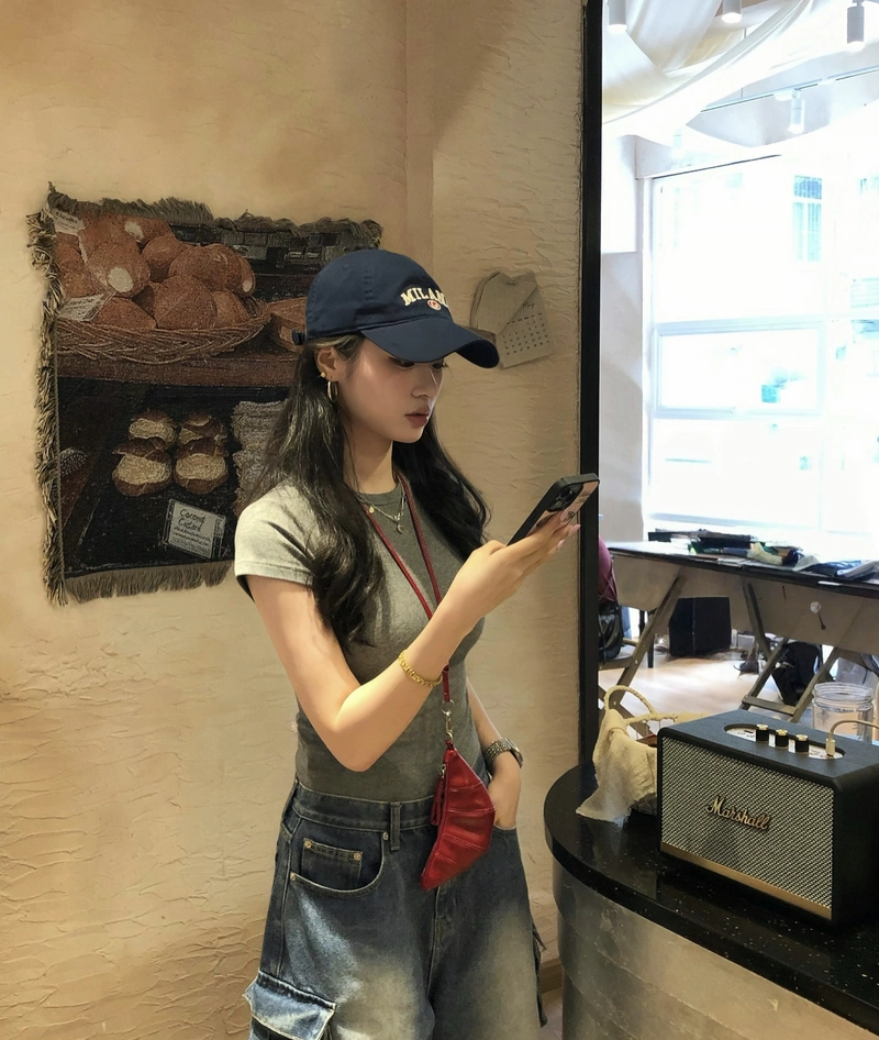 Minimal cap look stylish cap girl dp clean modern aesthetic