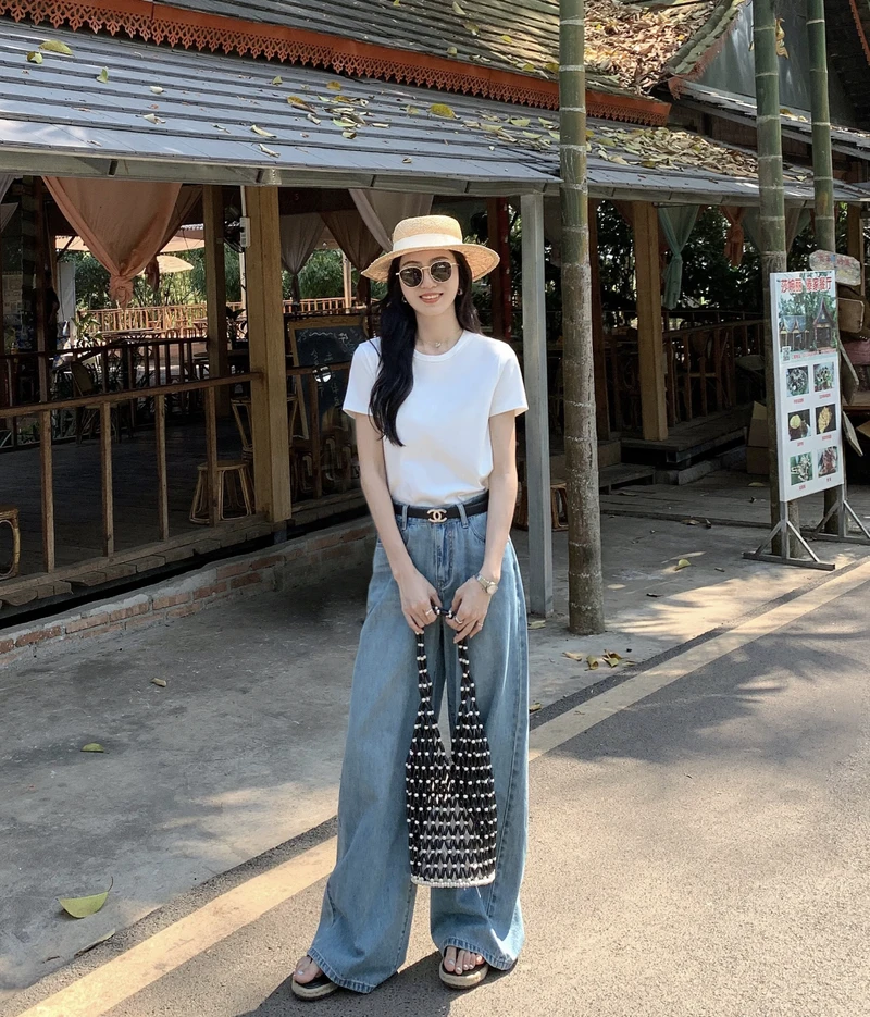 Modern casual look jeans top stylish girl dp stylish pose vibe