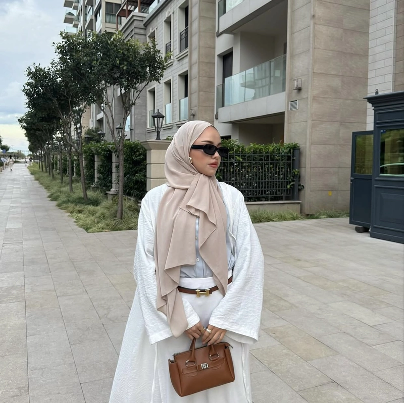 Modest fashion style islamic girl dp for whatsapp elegant vibe