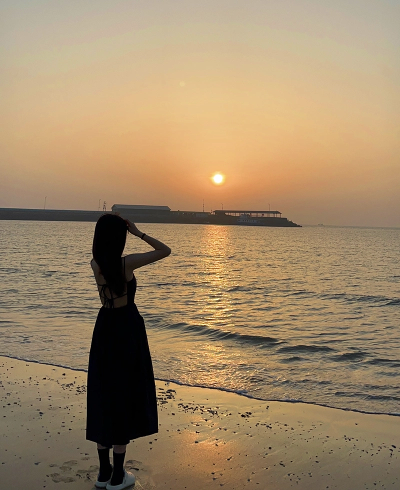 Mood off dp girl pic soft silence with deep emotional tone