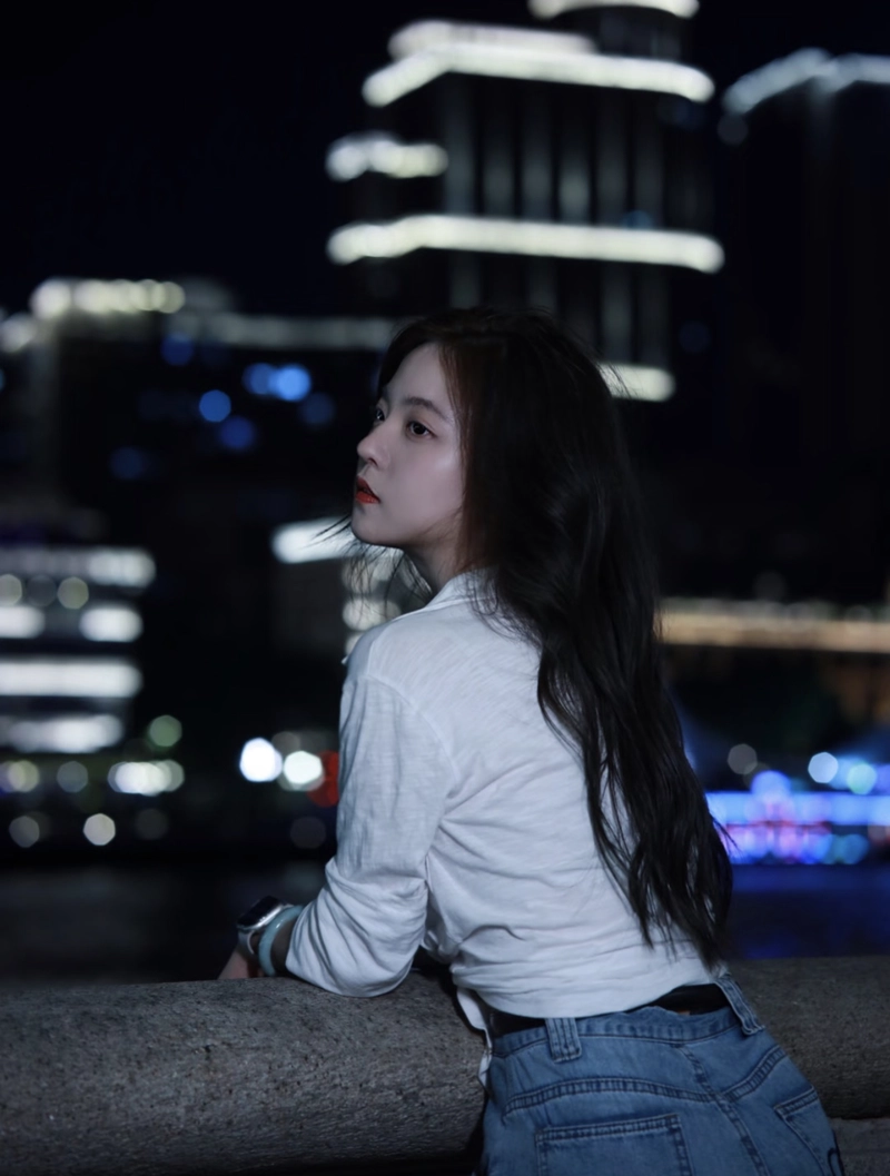 Night mood silent girl dp lonely calm vibe