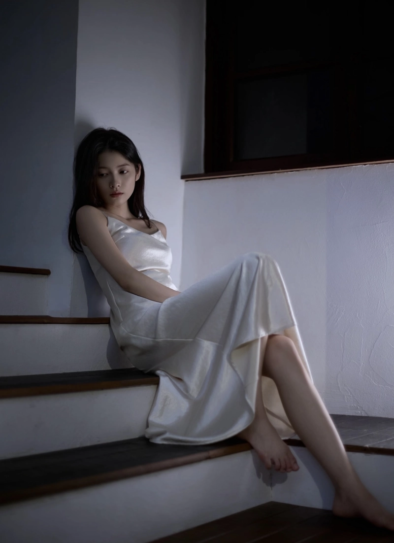 Peaceful silence silent girl dp calm dreamy mood