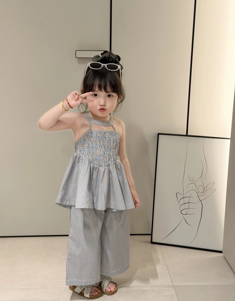 Pretty baby baby girl dp pic charming sweet vibe