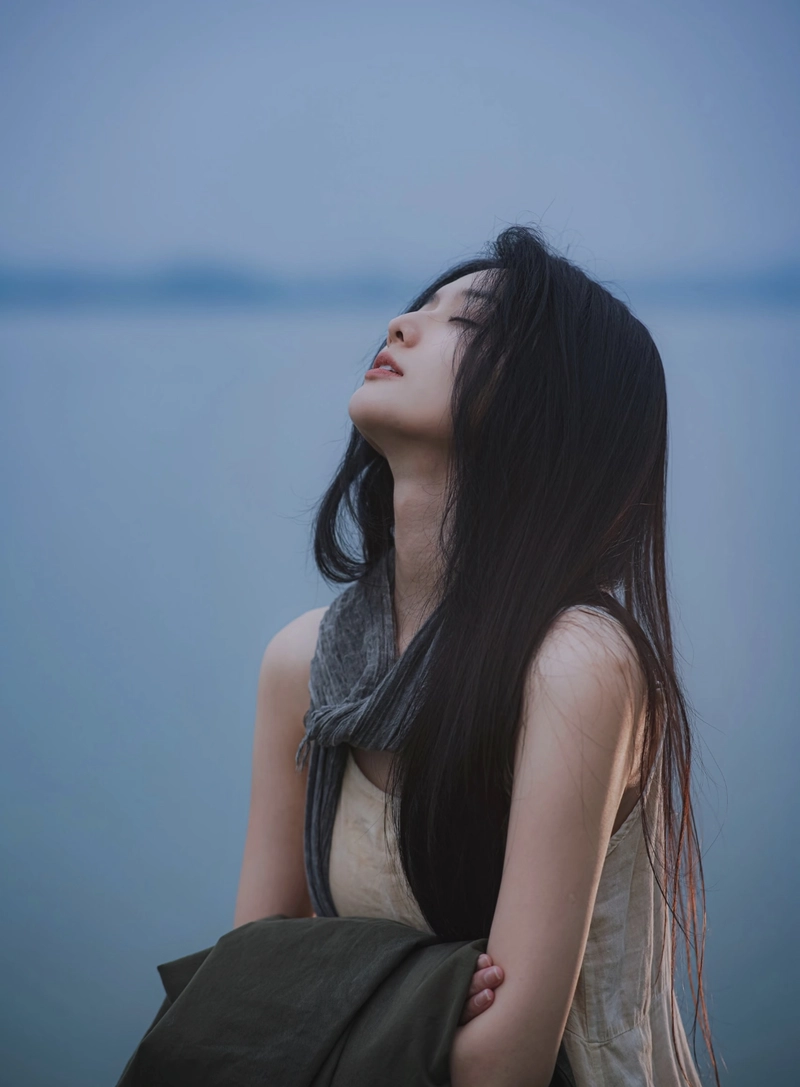 Silent girl dp deep thoughts quiet emotional mood