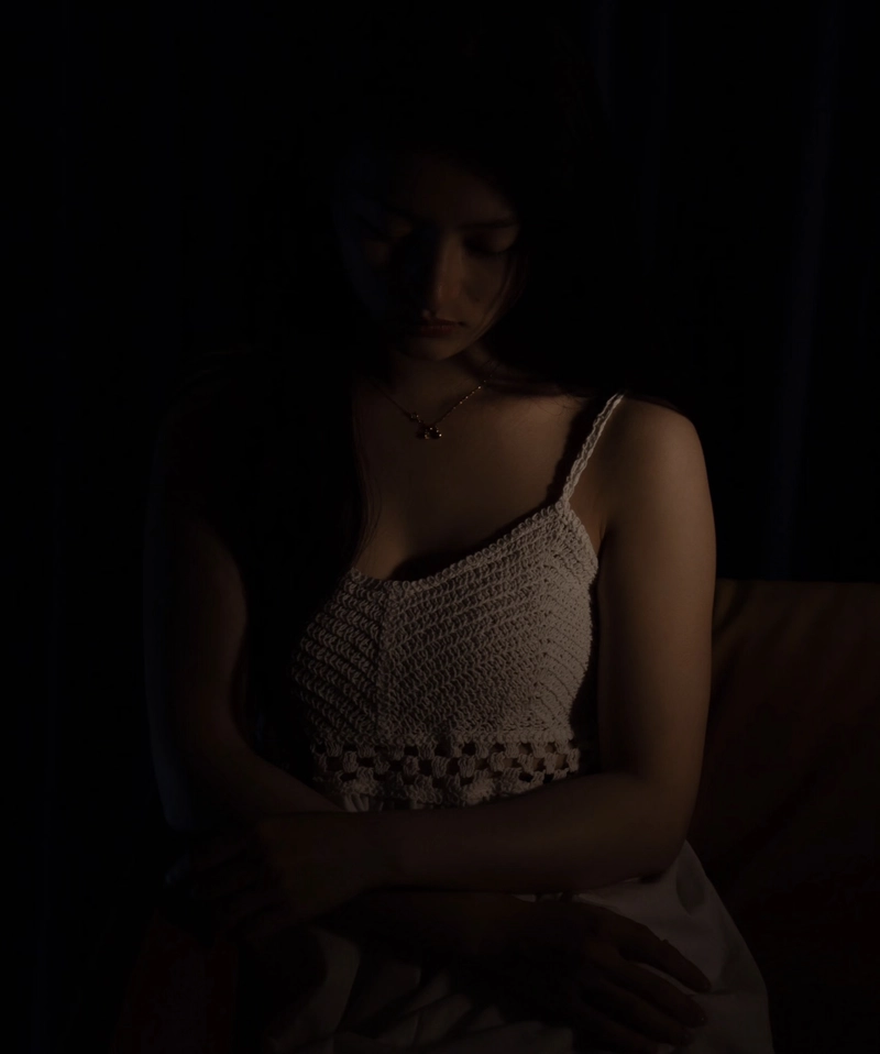 Silent pain vibe mood off dp girl pic with soft sorrow