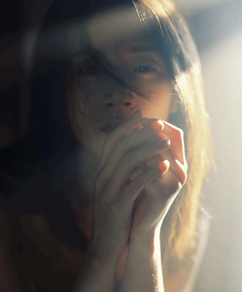 Silent tears silent girl dp deep emotional vibe
