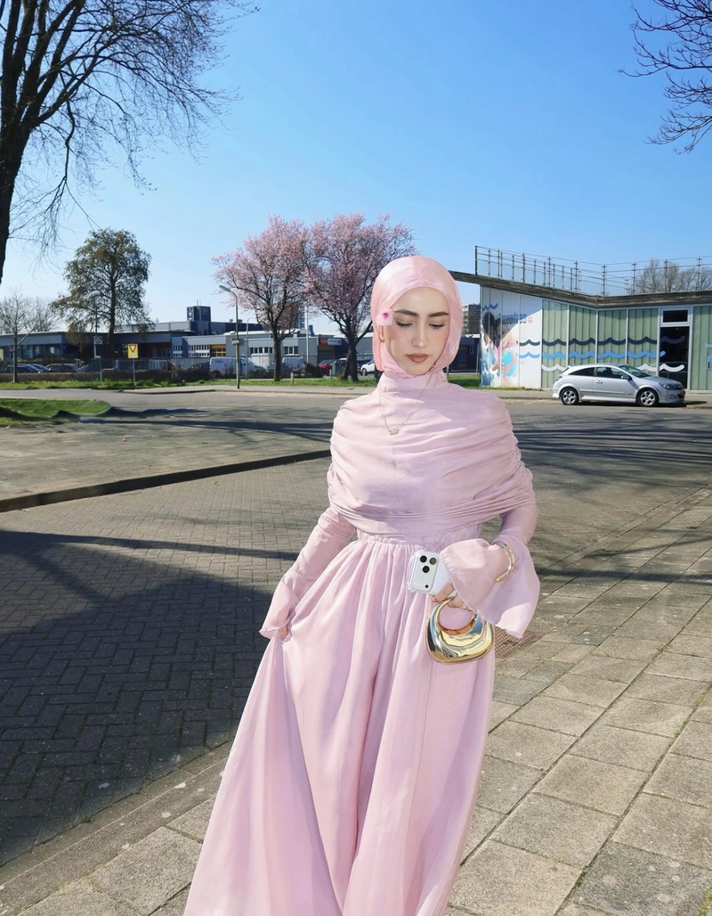Simple graceful look islamic girl dp for whatsapp modest beauty